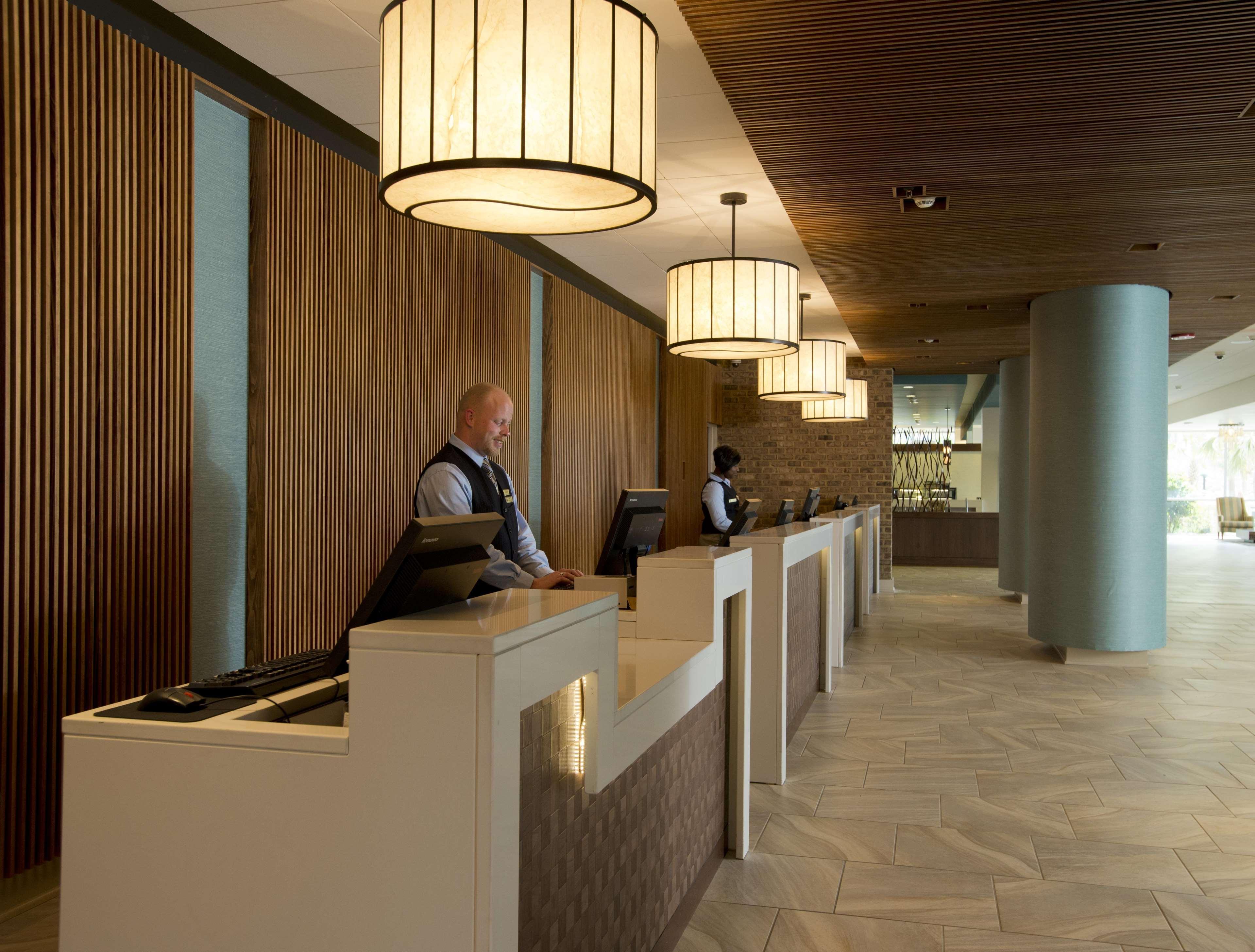 Embassy Suites By Hilton Myrtle Beach Oceanfront Resort Briarcliffe Acres Интерьер фото